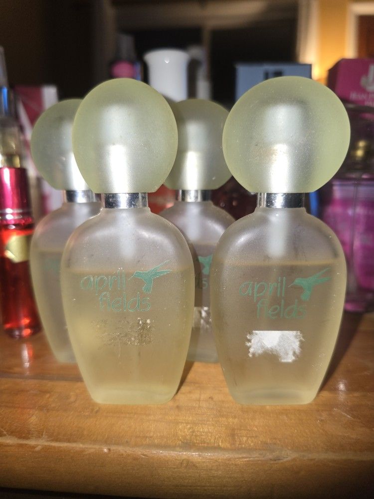 💥NEW 24 PERFUMES AND BODY PRAYS. ALL FOR $20