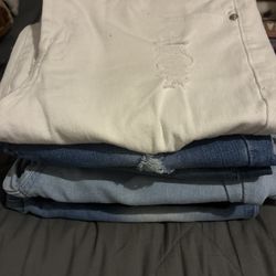 Women’s Size 9 Jeans. Good Condition. $5 Each Or $25 For All. 