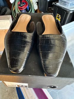 Banana republic Snip Toe Mule!  Size 8.5 Black Crocodile Print!