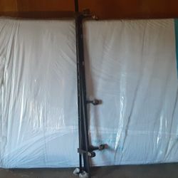 Queen Mattress, Serta Perfect Sleeper w/metal frame