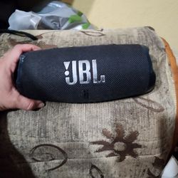 JBL BLUETOOTH SPEAKER 