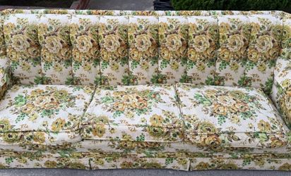 Vintage Sofa / Coach