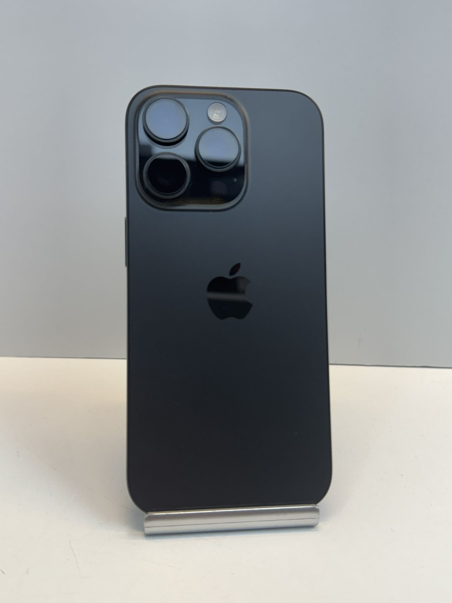 Apple iPhone 16 PRO 128gb. ( Unlocked Cellphone )