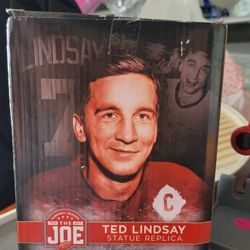 Ted Lindsey Replica Statue 