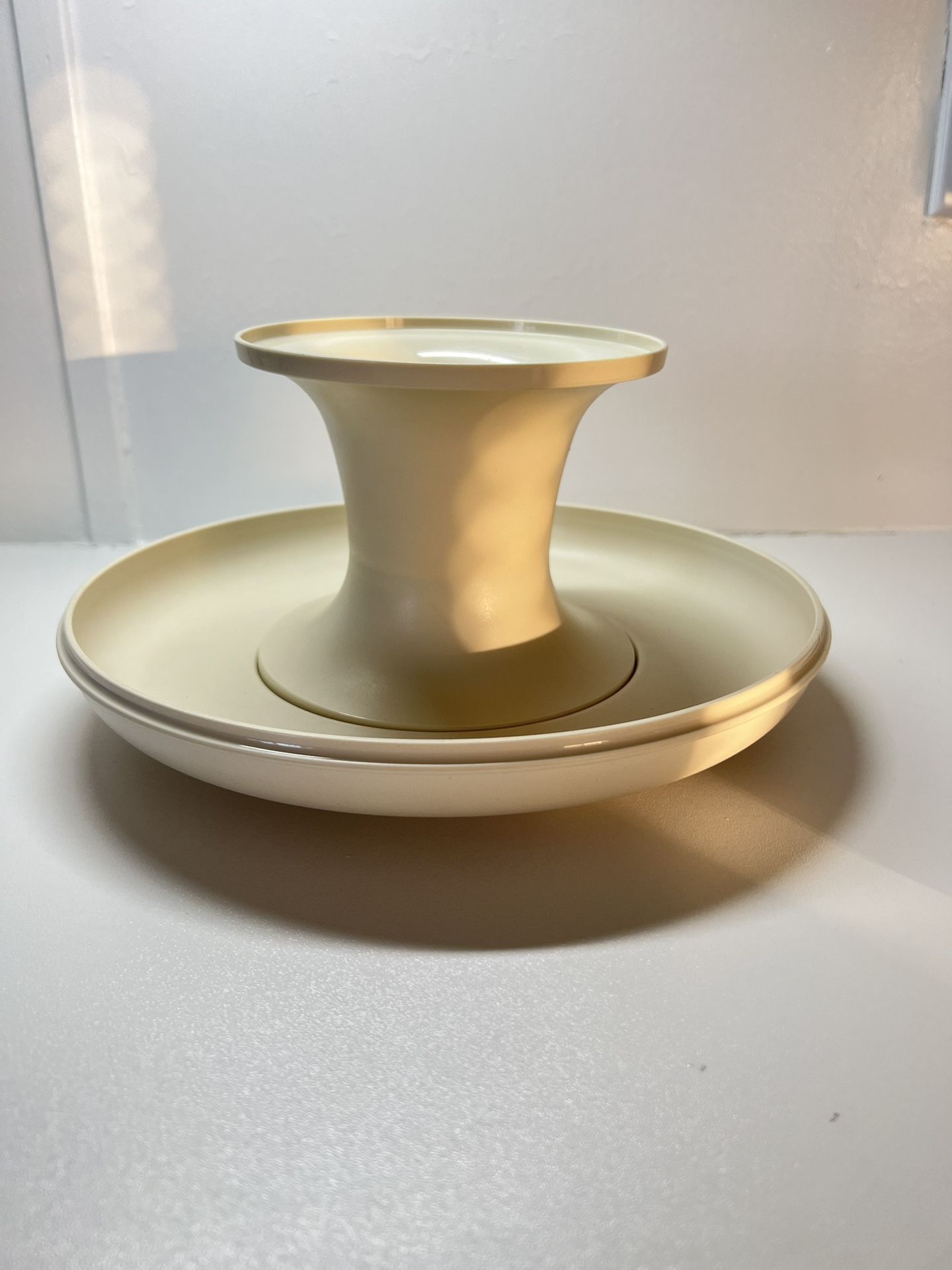 Tupperware chip and dip pedestal Vintage 