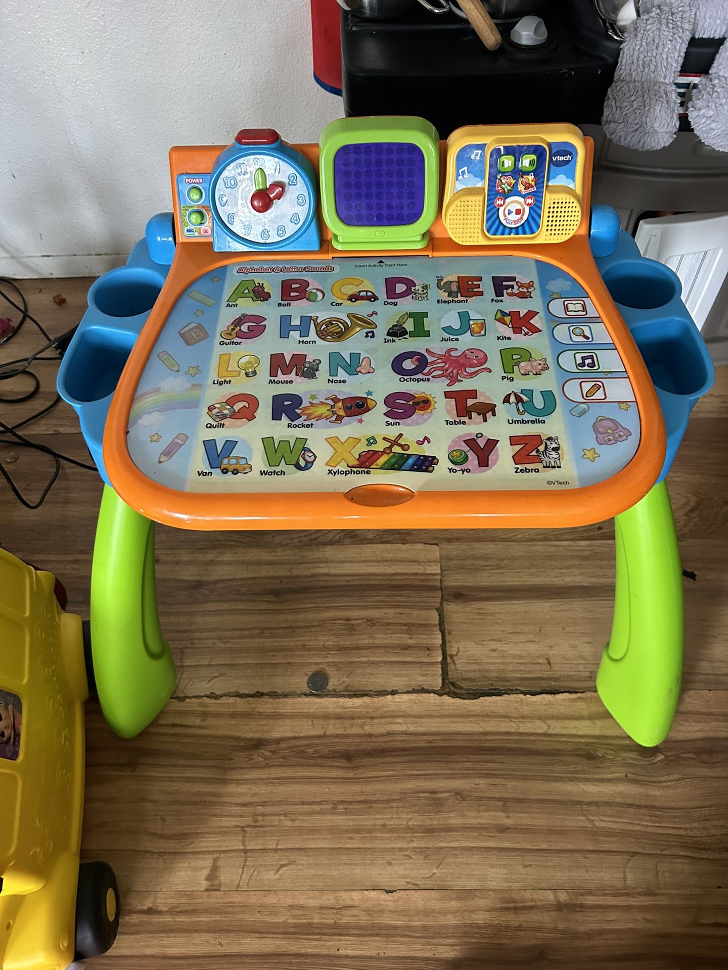VTech Touch And Learn Desk