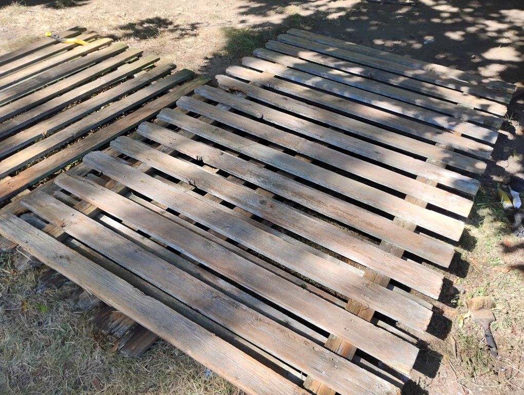 7 Sections Shadow Box 5 Ft