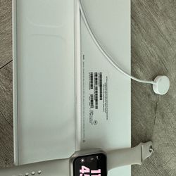 Apple Watch SE 2nd gen 44mm Starlight