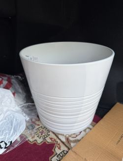 Pretty Home Decoration Planter! Brand New 