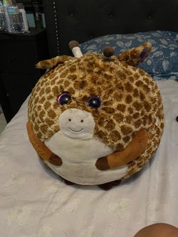 Squish pillow giraffe