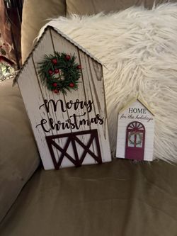 New Christmas Wooden  Barn And House