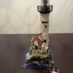 LEGO Ideas Motorized Lighthouse 21335