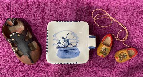 Vintage Delfts Handpainted Holland Dish and Souvenir Clogs