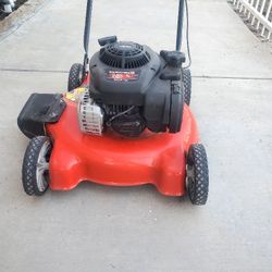 Small Lawnmower Like New  No Bag  ?? Makina PeQueña  20"  Noes Debolsa 