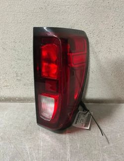 2019 2020 2021 2022 2023 2024 25 2026 GMC SIERRA 1500 RIGHT TAIL LIGHT OEM USED