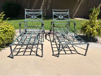 Outdoor Cast Aluminum Chaise Lounge Chairs