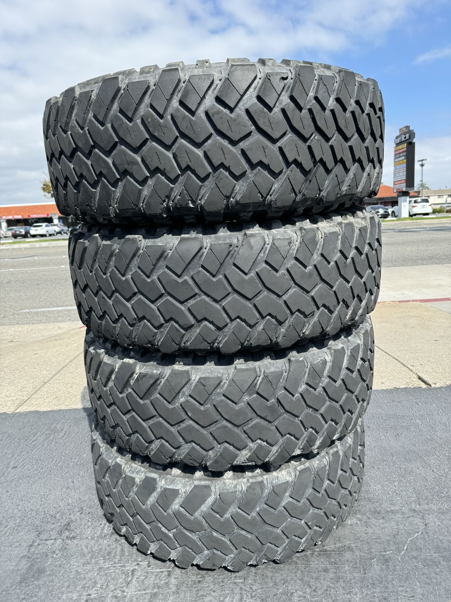 (4) 40x13.50R17 Nitto Trail Grappler MT *$500 FOR ALL 4✅🔥*