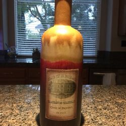 Kitchen/Wine room decor