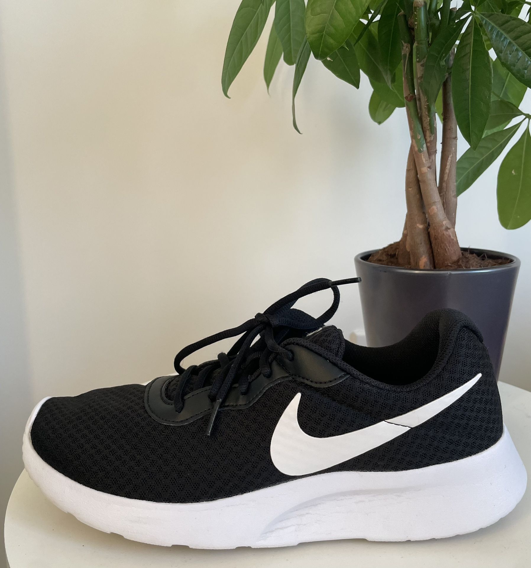 Nike Tanjun Sustainable Sneakers - Women 11 - Men 9.5