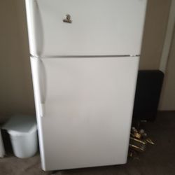 Stylish Fridges! 7.5 cu. ft. Mini Fridge in Cream with Rounded Corners and  Top Freezer for Sale in Plano, TX - OfferUp