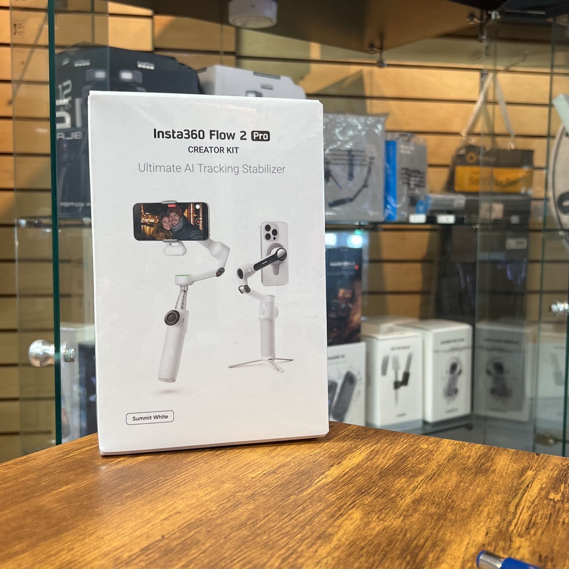 Insta360 Flow 2 Pro Creator Kit