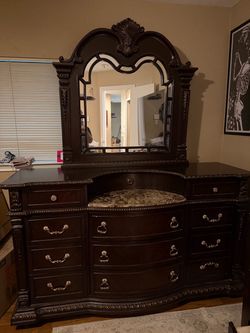 Large vanity