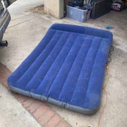 Inflatable Air Mattress - With Plug