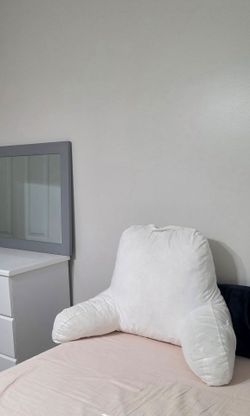 Reading Pillow with Arms / Husband Pillow (White)