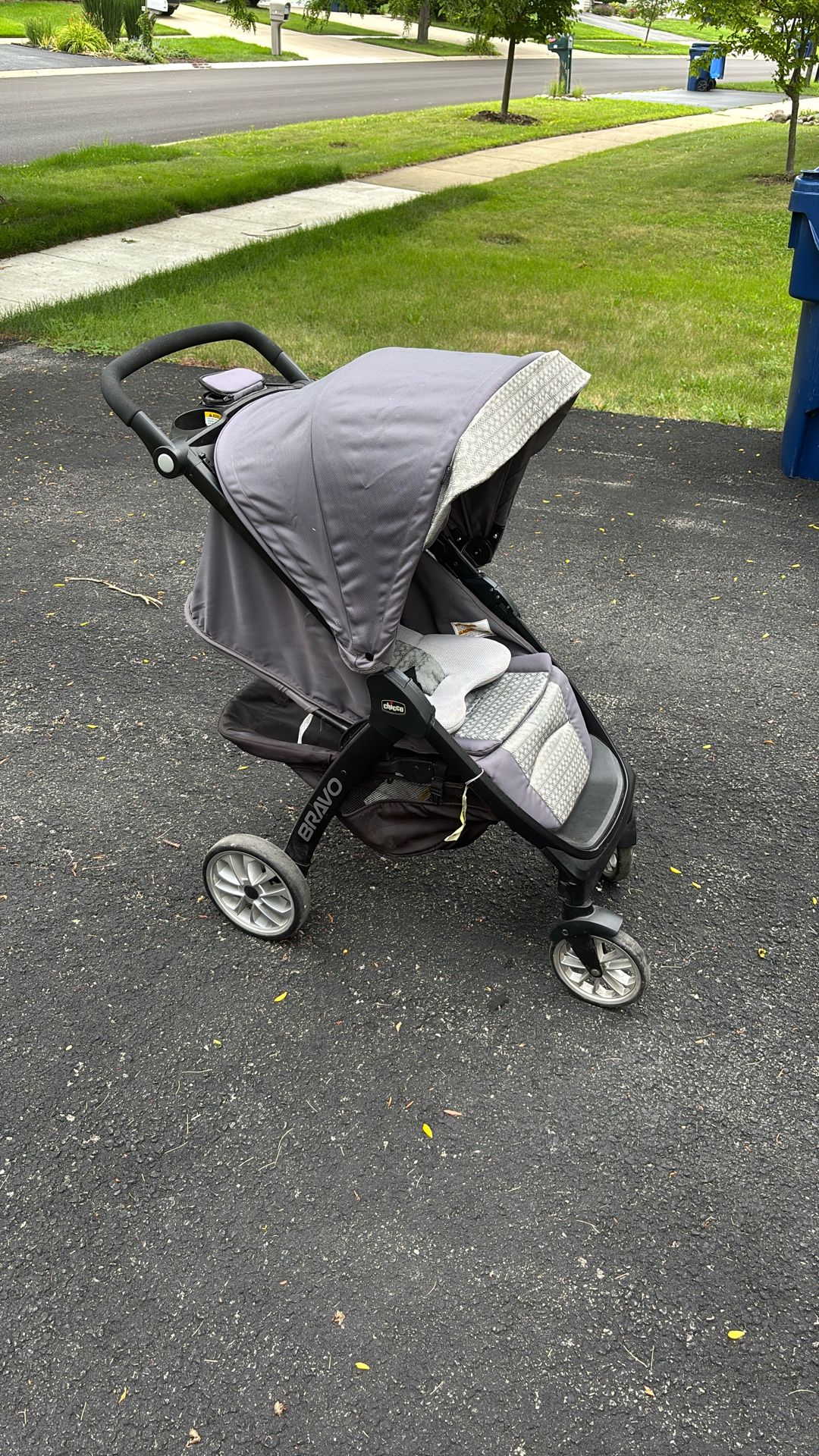 Chicco Bravo Quick-Fold Collapsible Stroller