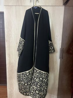 Abaya Nida fabricblack & off white color. XXL size.  Length 60”