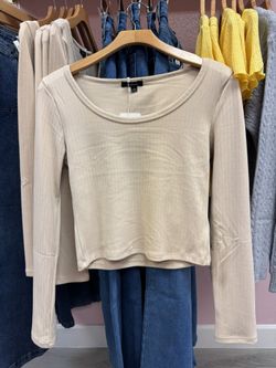 Soft Ribbed Essential Crop Top Color: Soft Cream