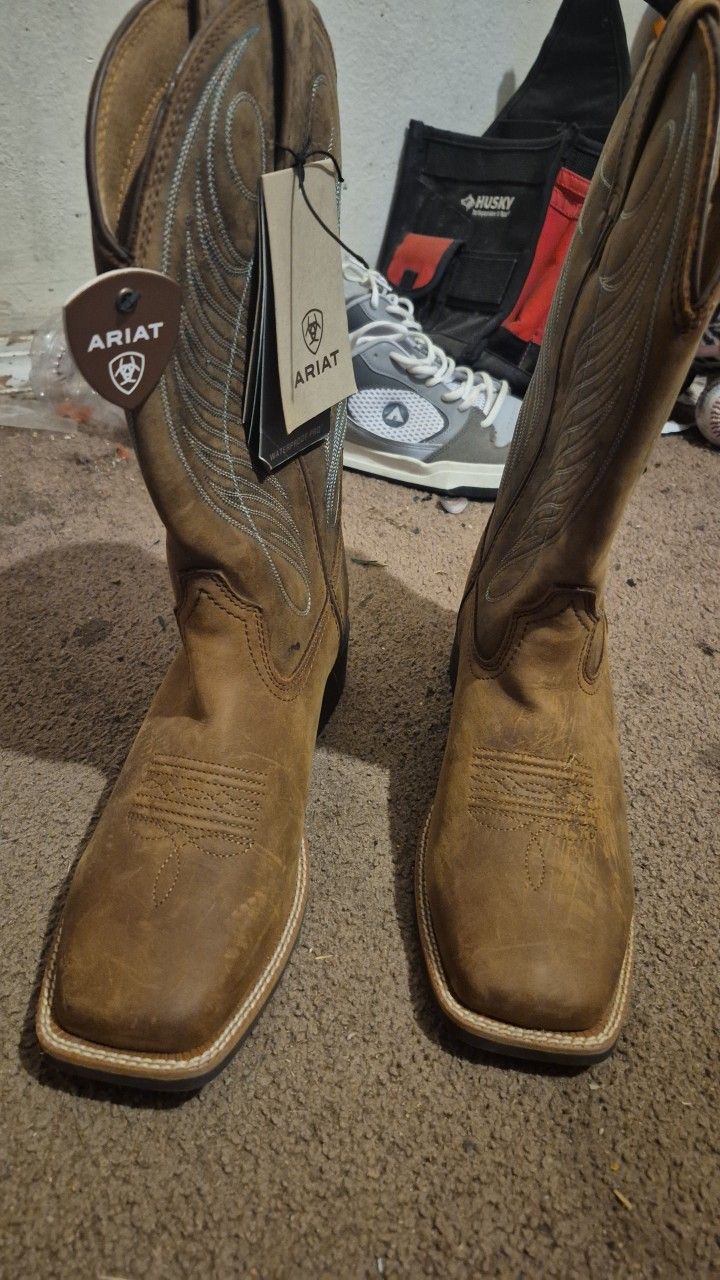 ARIAT girl boots