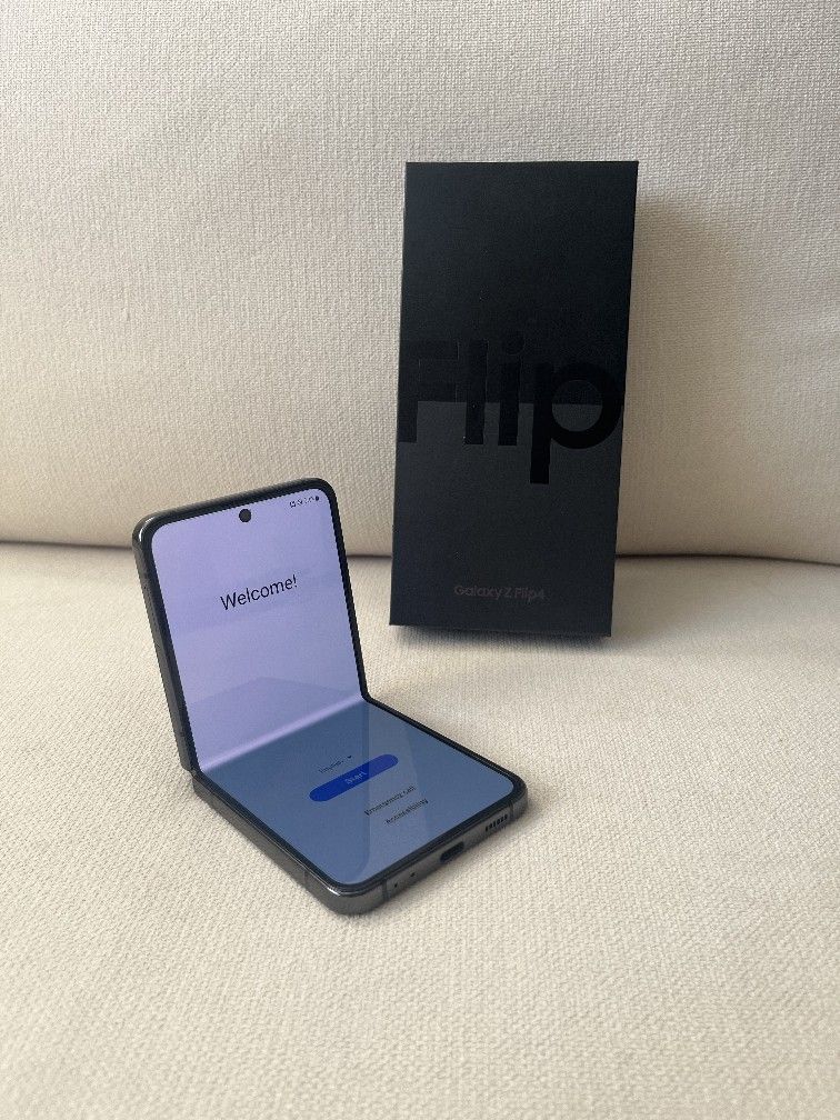 Samsung Galaxy Z Flip 4 And Sim Card