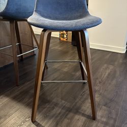 Set of 4 Brand New Barstools