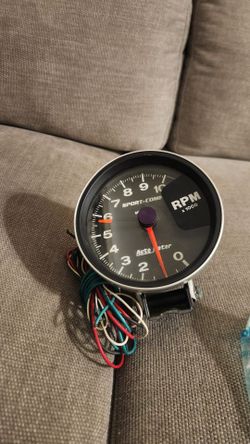 Autometer 5" Tachometer