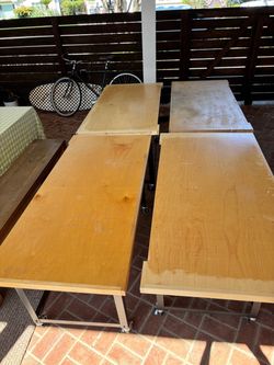 Set of 4 tables or office ￼desks