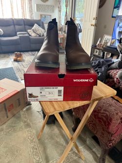 Steel toe boots
