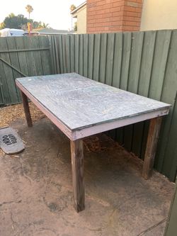 FREE Beer Die / Table Game Table