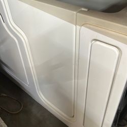 Walk-in Tub,installed, Never Used Make Offer