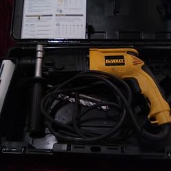 DeWalt DW566 Rotary Hammer W Case