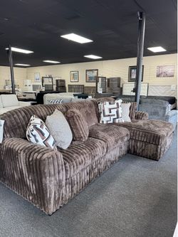 2PC Midnight Sectional. 🚚WE DELIVER🚚