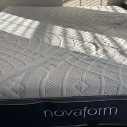 Full Firm King Mattress With Iron Bed Frame 