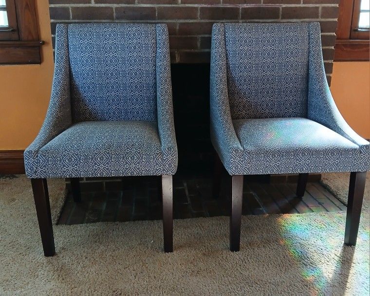 PAIR SMALLER A CCENT CHAIRS! MODERN LINES, VERY GOOD CONDITION!