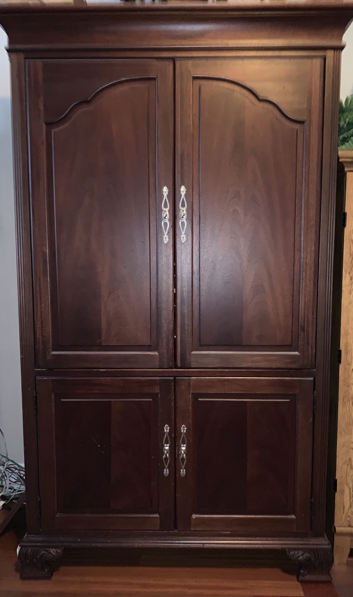 Thomasville King bed 6 piece bedroom suite for Sale in Lutz, FL OfferUp