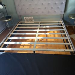 Upholstered Bed Frame 