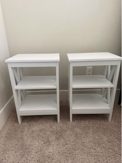 Set of 2 side tables