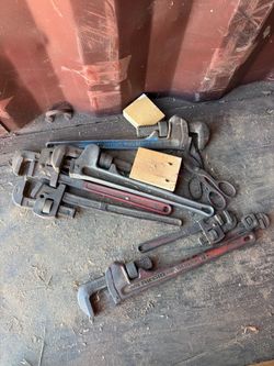 Pipe wrench’s tools