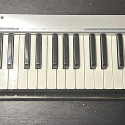M-Audio KeyStudio 49-Key USB Keyboard Controller