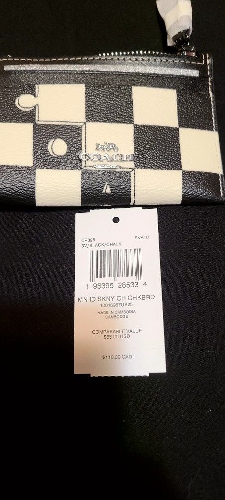 Checkerboard I D wallet