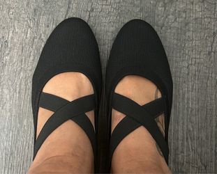 Ballet-slippers-inspired ballerinas/Mary Jane shoes